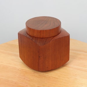 Geschnitzte Holzkiste mit Deckel / Dose / Behälter || Schlichtes Design || Vintage braunes Holz || Eleganter Deckel || Keksdose