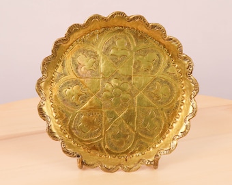 Piatto / Vassoio / Appeso a parete da 12,3 cm // Ornamentale / Stella // Incisioni fatte a mano // Ottone massiccio vintage