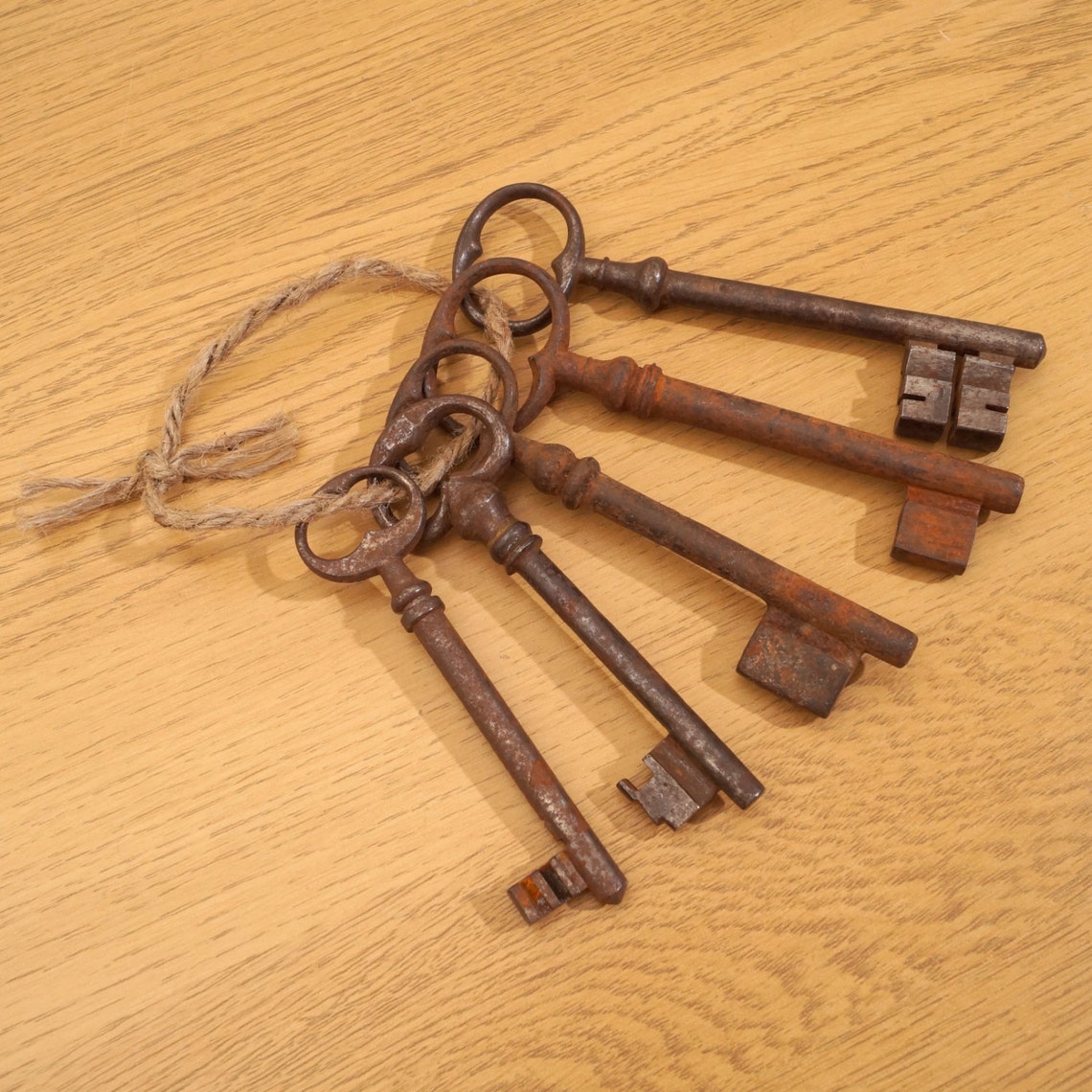 Five Keys Vintage Metal Alloy Keys Etsy