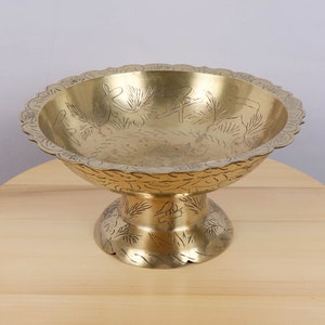 Bowl / Food server / Brass dish / dragon Bowl with a bird and floral design || Vintage solid brass