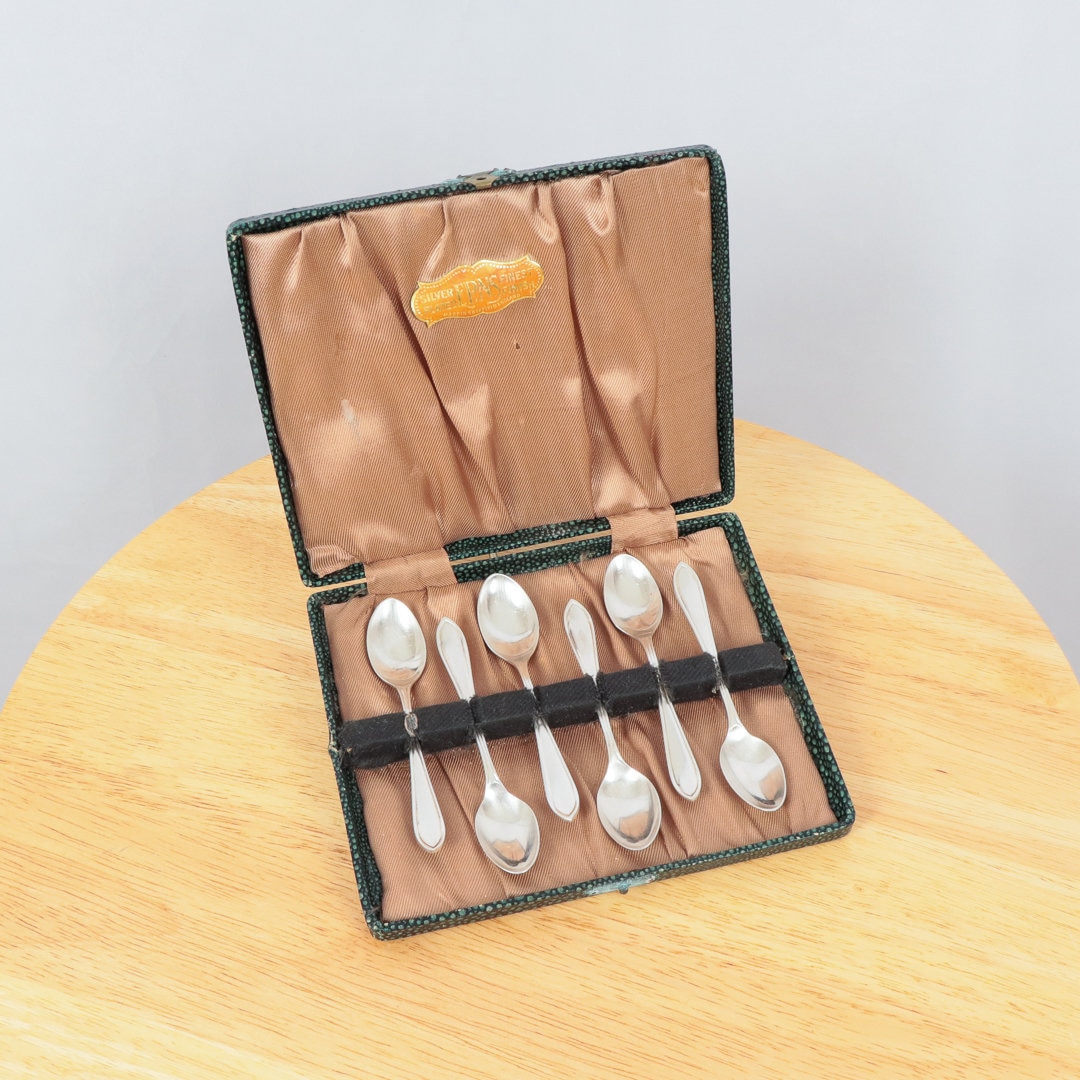 イギリス製 赤いボタン付きスプーン 6本セット イギリス製 赤いボタン付きスプーン 6本セット スプーン 6 本