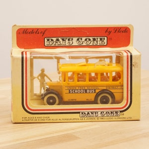 Union free school bus District 17 / Models of Days Gone || Made in England 1983 LLedo (London) Ltd || Original box