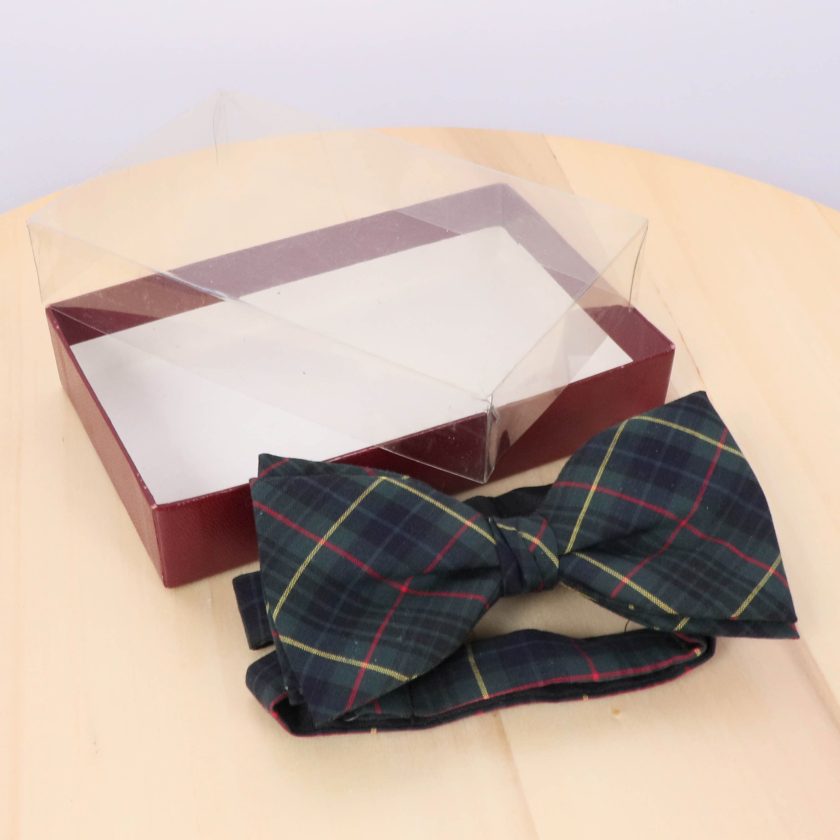 Green Bow Tie || Vintage English Accessory || Viyella