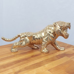 Vintage Brass tiger Sculpture / Statue / Figurine || Solid brass tiger || Wild cat / lion