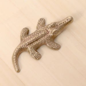 Alligator / crocodile sculpture statue || Vintage solid brass figure