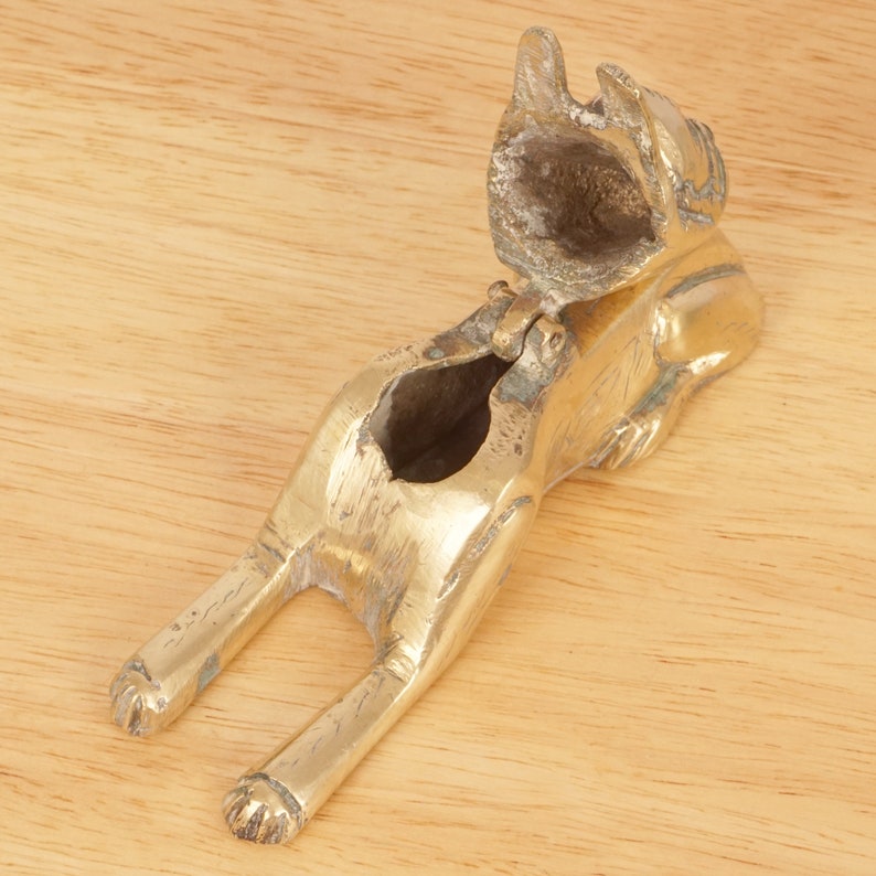 Inkwell amall container miniature fingurine decorative box Sphinx design can be used as an ashtray
