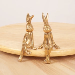 2 statues / sculptures / figurines de lapin Haute qualité laiton massif vintage Lapins souriants Ensemble de deux image 1