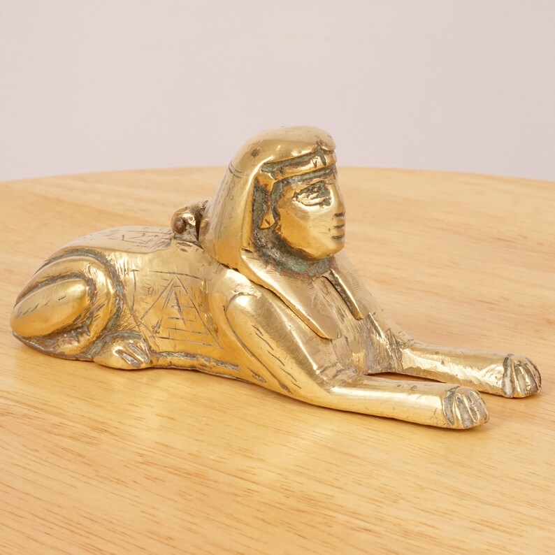 Inkwell amall container miniature fingurine decorative box Sphinx design can be used as an ashtray