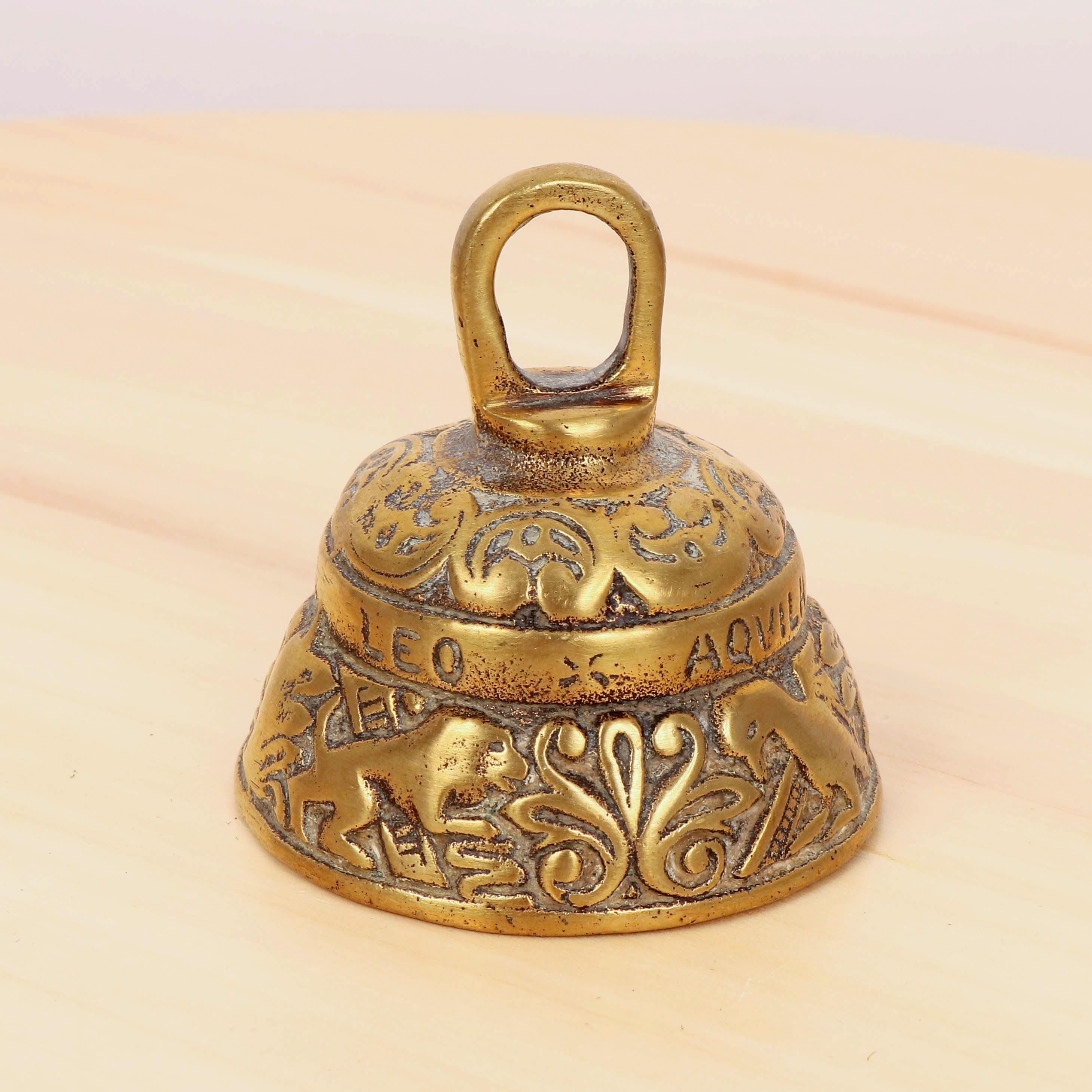Cloche de service couleur laiton antique