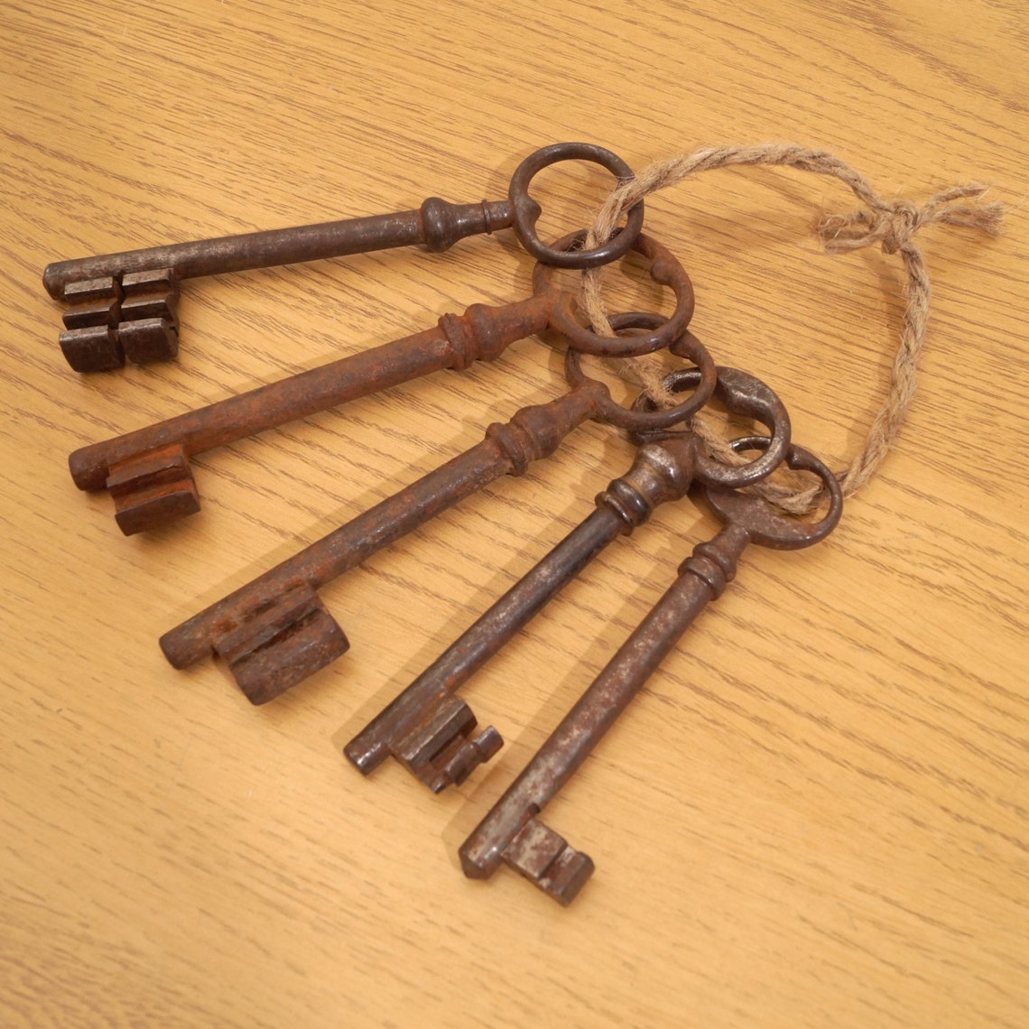 Five Keys Vintage Metal Alloy Keys Etsy