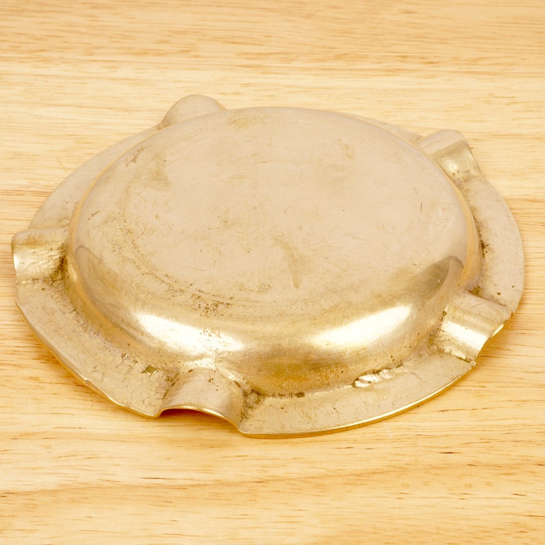 Vintage solid brass Vilkave scene Circle shape Pub Scene Ashtray