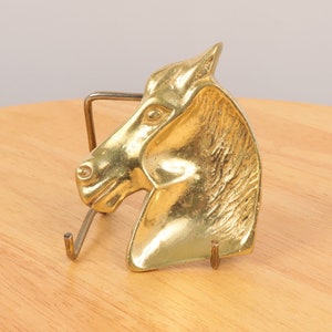 Vassoio ad anello / piatto per soldi in tasca / piatto piccolo / potrebbe essere posacenere // Piatto a forma di testa di cavallo in ottone massiccio vintage