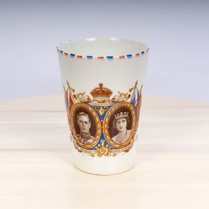 Ceramic Mug / Cup || King George VI and Queen Elizabeth Crowned May 1937 || Made in England