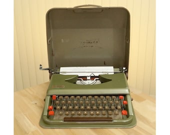 Máquina de escribir vintage Antares Little Star • Fabricada en Italia • Máquina de escribir manual retro funcional con estuche • Decoración de oficina coleccionable de mediados de siglo