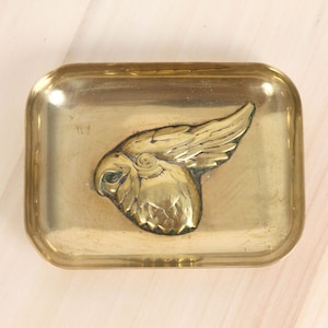 Plate / Tray / Dish / Ring dish / Jewellery tray || Vintage solid brass || parrot picture inside