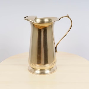 Brass jug / pitcher / measure / flagon / water jug || Vintage solid brass