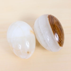 2 Polished marble / onyx eggs || Vintage onyx / marble  || Brown / beige / white || set of two || Quite large and heavy