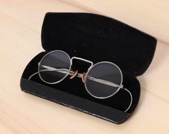 Vintage Glasses / Spectacles  with a case || Black case || Metal alloy frame