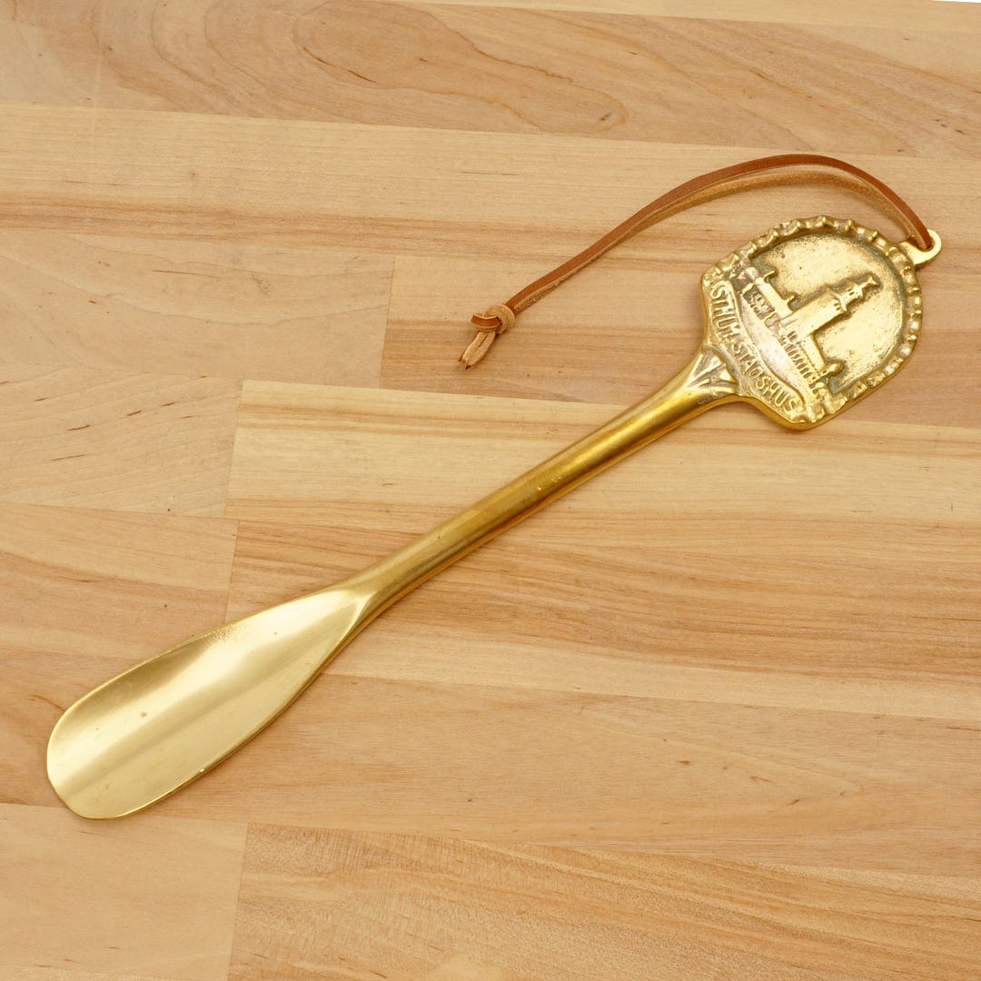 Shoehorn ' STHLM STADSHUS ' Design on the Handle Which Means Stockholm