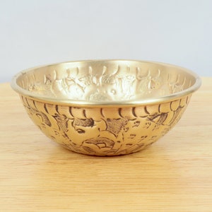 Dish / bowl || handmade engraved animal and floral ornaments || Vintage solid brass || Handmade bowl