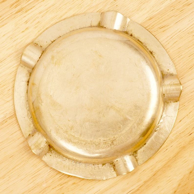 Vintage solid brass Vilkave scene Circle shape Pub Scene Ashtray