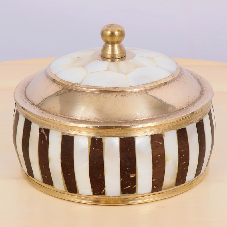 Cylinder box with a lid Shell ornaments Cylinder shape Mother of Pearl Vintage solid brass image 6