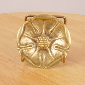 8 cm Plate / tray / dish / ring tray || Vintage solid brass || Floral Pattern / Design || Could be used as paperweight