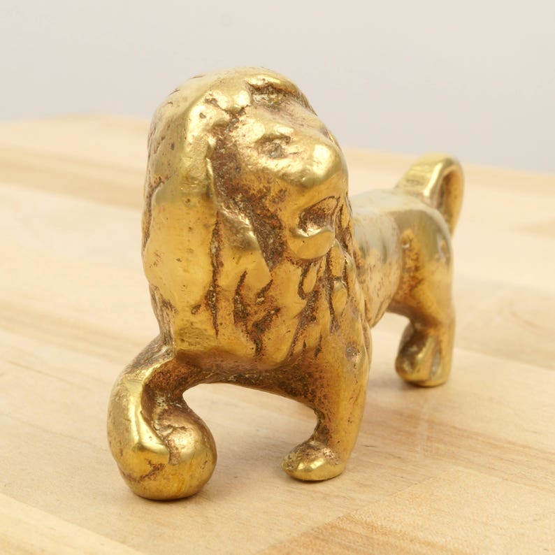 Lion Sculpture / Statue || Vintage Solid Brass || Metal Alloy Figurine ...