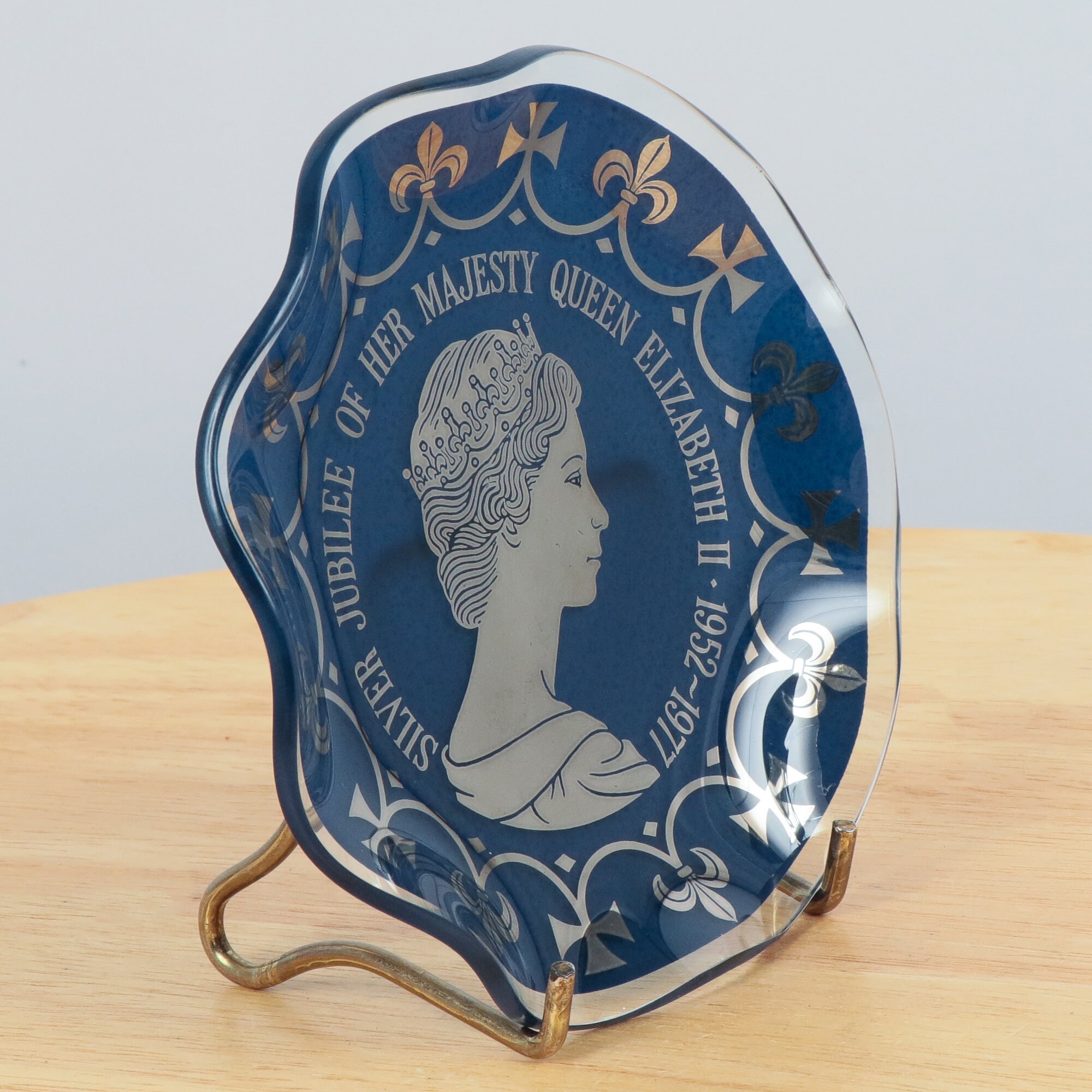 Dish / Tray / Glass Plate in Original Box || Silver Jubilee Chance 