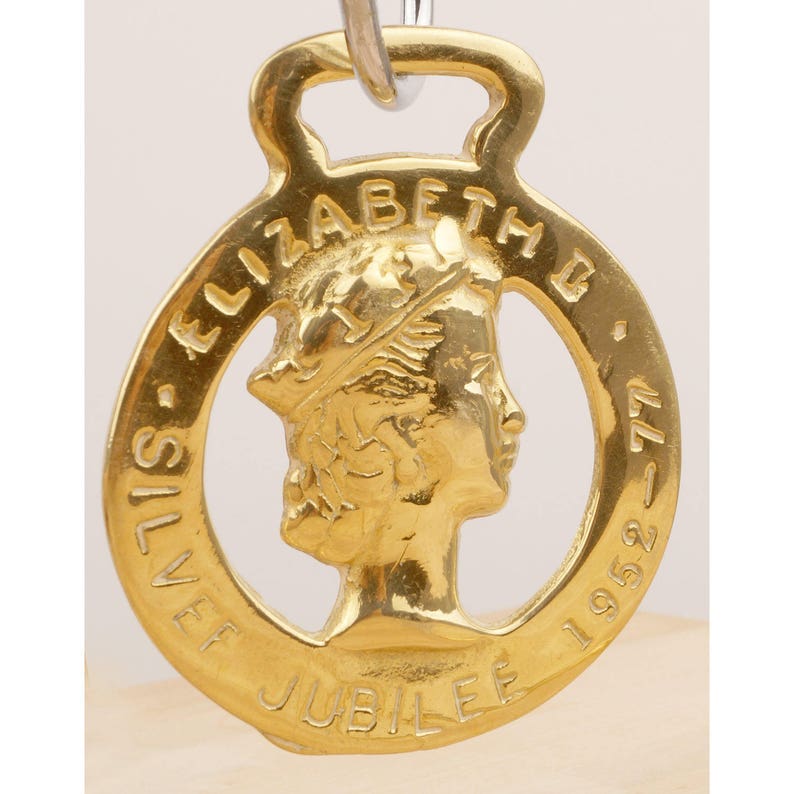 Elizabeth II Silver Jubilee 1952 1977 Horse Brass Badge - Etsy