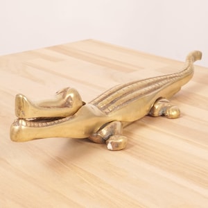 Crocodile / alligator solid brass nutcracker || vintage solid brass figurine / brass crocodile