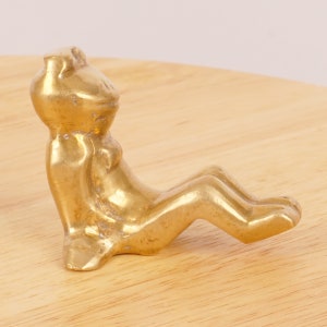 Frog Statue / Sculpture / Figurine || Vintage Solid Brass || Sitting frog