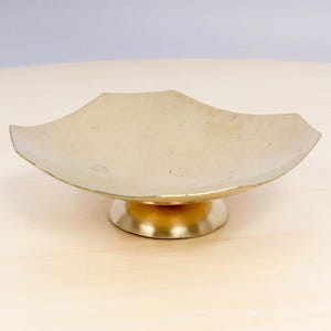 Vintage Brass Ring Dish – Hand-Hammered Pedestal Bowl, Soap or Trinket Holder