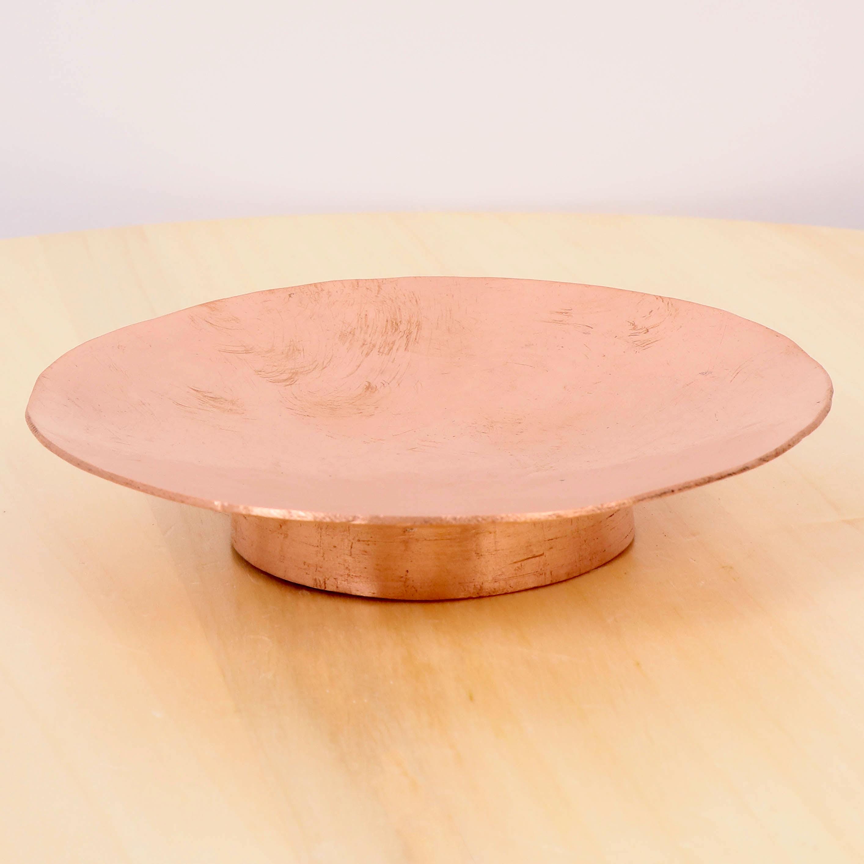 手作りの槌目銅皿 | 打ち出し銅製小物入れボウル | 素朴な銅製装飾品