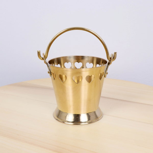 Small bucket / pail / candle holder with handle || Vintage solid Brass Decor || Heart design / heart ornaments
