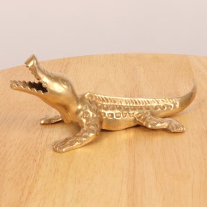 Alligator / crocodile sculpture statue || Vintage solid brass figure