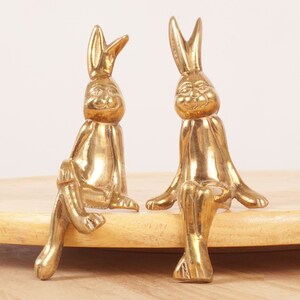 2 statues / sculptures / figurines de lapin Haute qualité laiton massif vintage Lapins souriants Ensemble de deux image 5