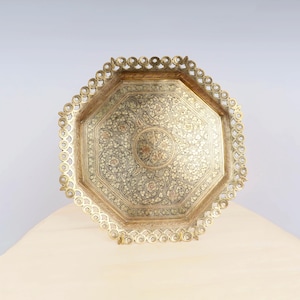 Vintage brass plate / tray / bowl || vintage || floral pattern design || octagon shape || red enamel