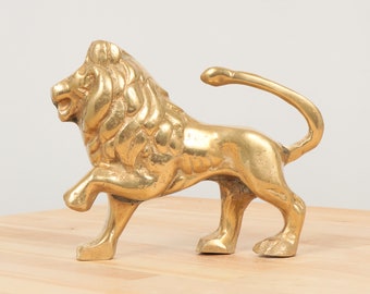 Lion sculpture / statue / figurine || Vintage solid brass || Heavy lion with a tail up  || Walking lion