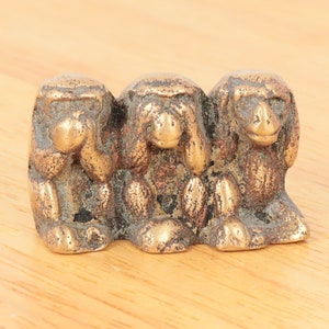 Drei weise Affen Miniaturskulptur || Vintage Affen aus massivem Messing || Sehe nichts Böses höre nichts Böses sprich nichts Böses || Peerage Made in England