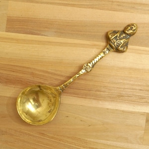 Spoon || Gentleman on the handle || Vintage solid brass