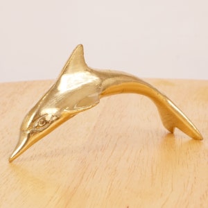 Dolphin sculpture || Vintage solid brass || Dolphin paperweight || Fish figurine / dolphin figurine