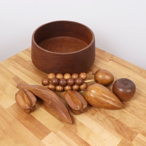 Wood fruit collection || tray / plate / bowl || grape  apple banana plum carambola