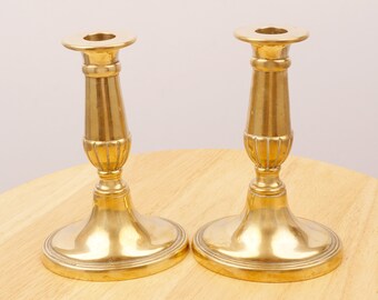 2 portavelas pesados / palillos para velas // Buen estado vintage // Latón macizo vintage // Soporte de forma ovalada / base ovalada // Clásico