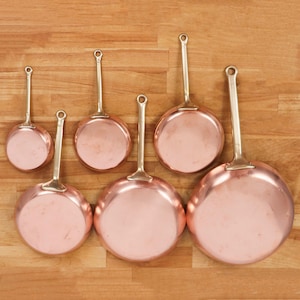 Vintage Set of 6 Copper Saucepans Brass Handles Copper Pan Set French Style Kitchen Cookware Nesting Copper Pans Rustic Farmhouse Decor