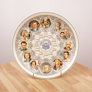 Porslinstallrik med kalender från 2000 av Wedgwood || Millennium 2000 Konst & Musik || Queen's Ware Tillverkad i England Utkast