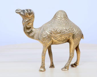 ヴィンテージの真鍮製ラクダの置物 - 高さ6インチの装飾的な真鍮製動物
