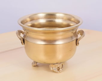 Circle Bucket /  Pail /  Tub / Pot / Kettle / Container / Flower pot / Planter  || Vintage solid brass pot with handles and three legs