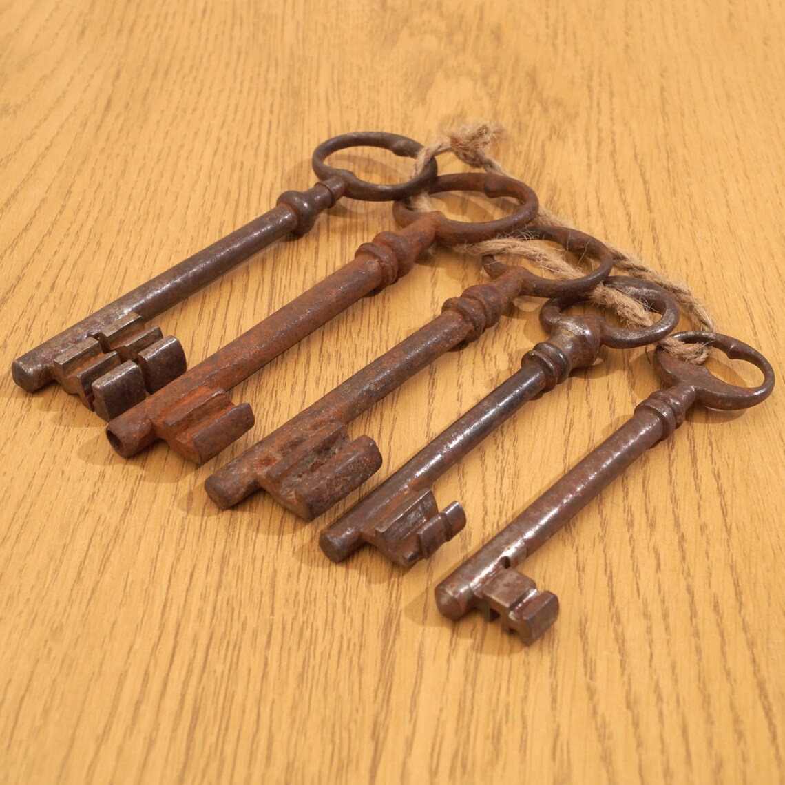 Five Keys Vintage Metal Alloy Keys Etsy