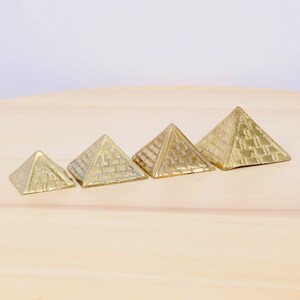 Paperweight / figurine || Set of 3 || Pyramid design || Vintage Solid Brass